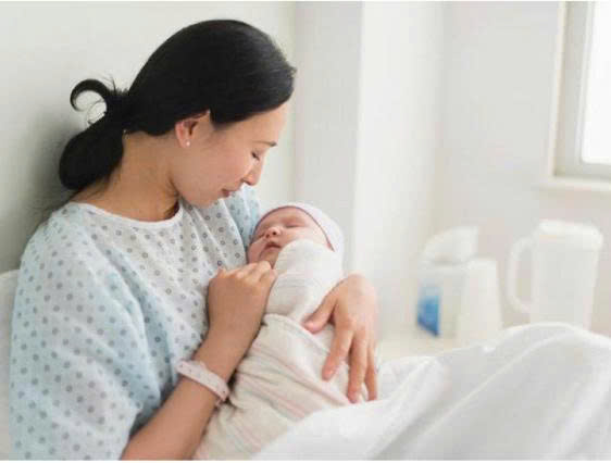 NHỮNG ĐỒ DÙNG KHÔNG THỂ THIẾU DÀNH CHO MẸ BỈM SAU SINH